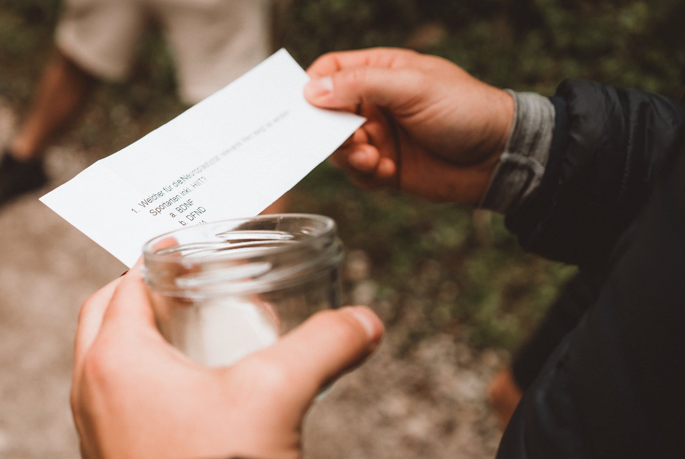 Schnitzeljagd im Wald auf Netzwerk-Event