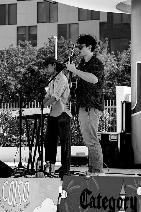 Puddley performing live at University of Miami's Patio Jams.