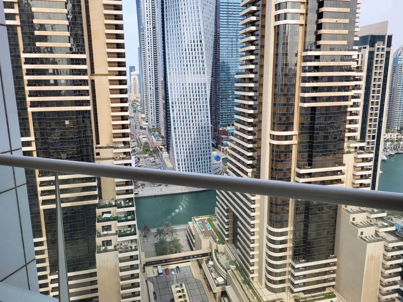 2 Bedrooms in Dubai Marina-Botanica Tower