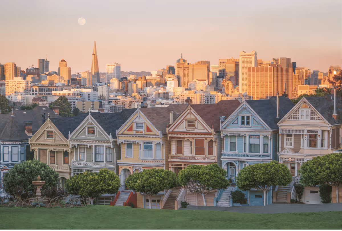 Image of San Francisco skyline with the painted ladies in the foreground