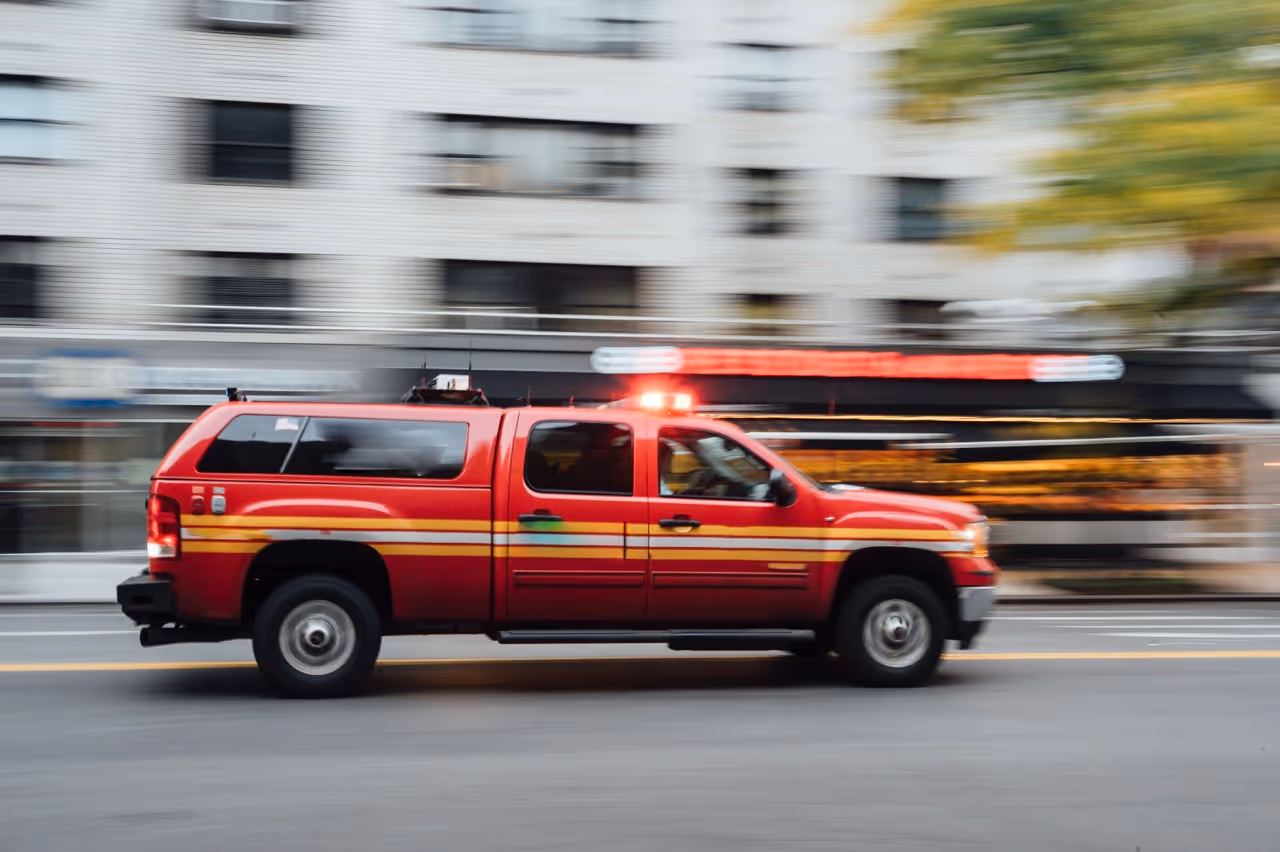 high-speed-ambulance-on-a-new-york-city-street