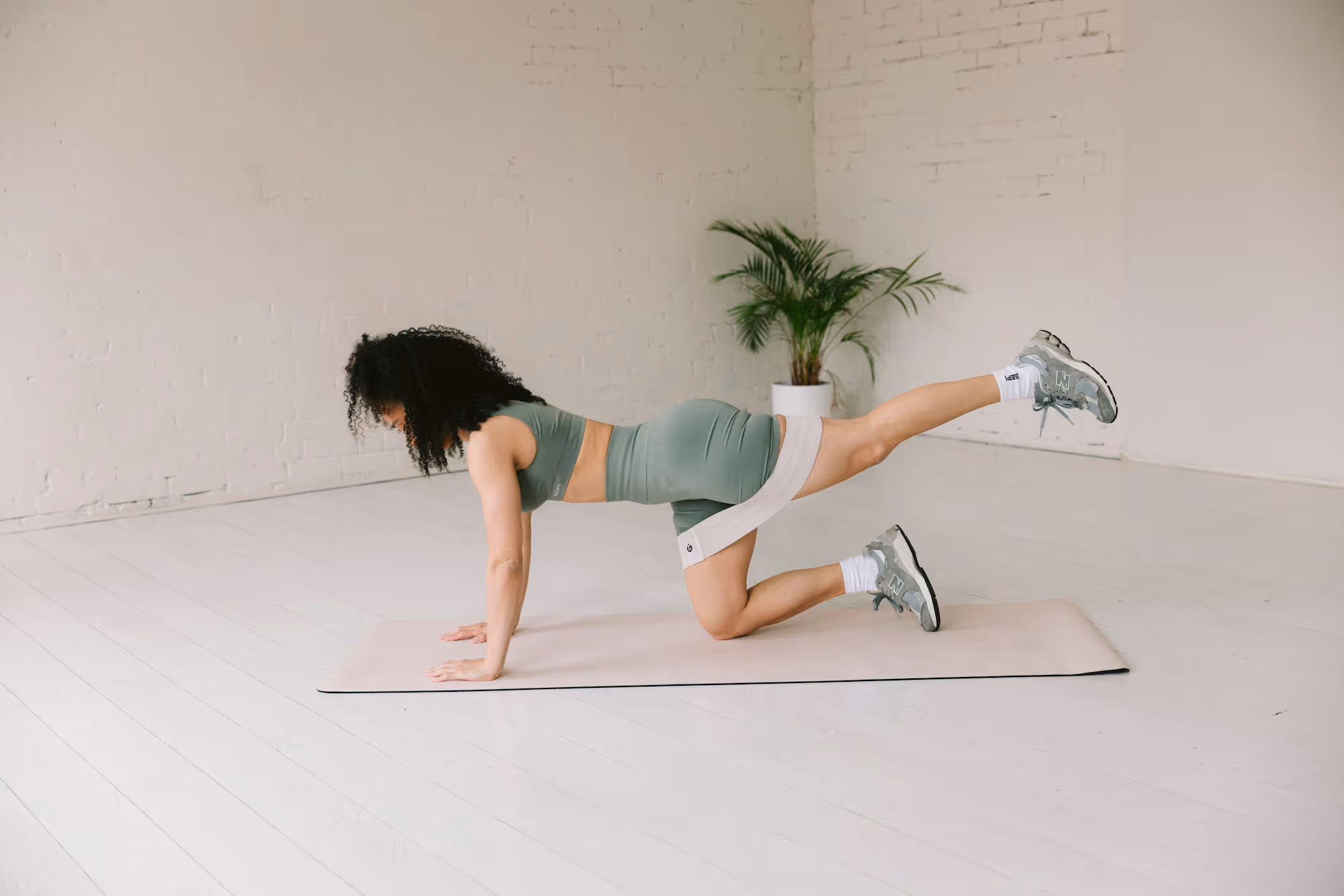 Banded Booty Workout by WEGLOW