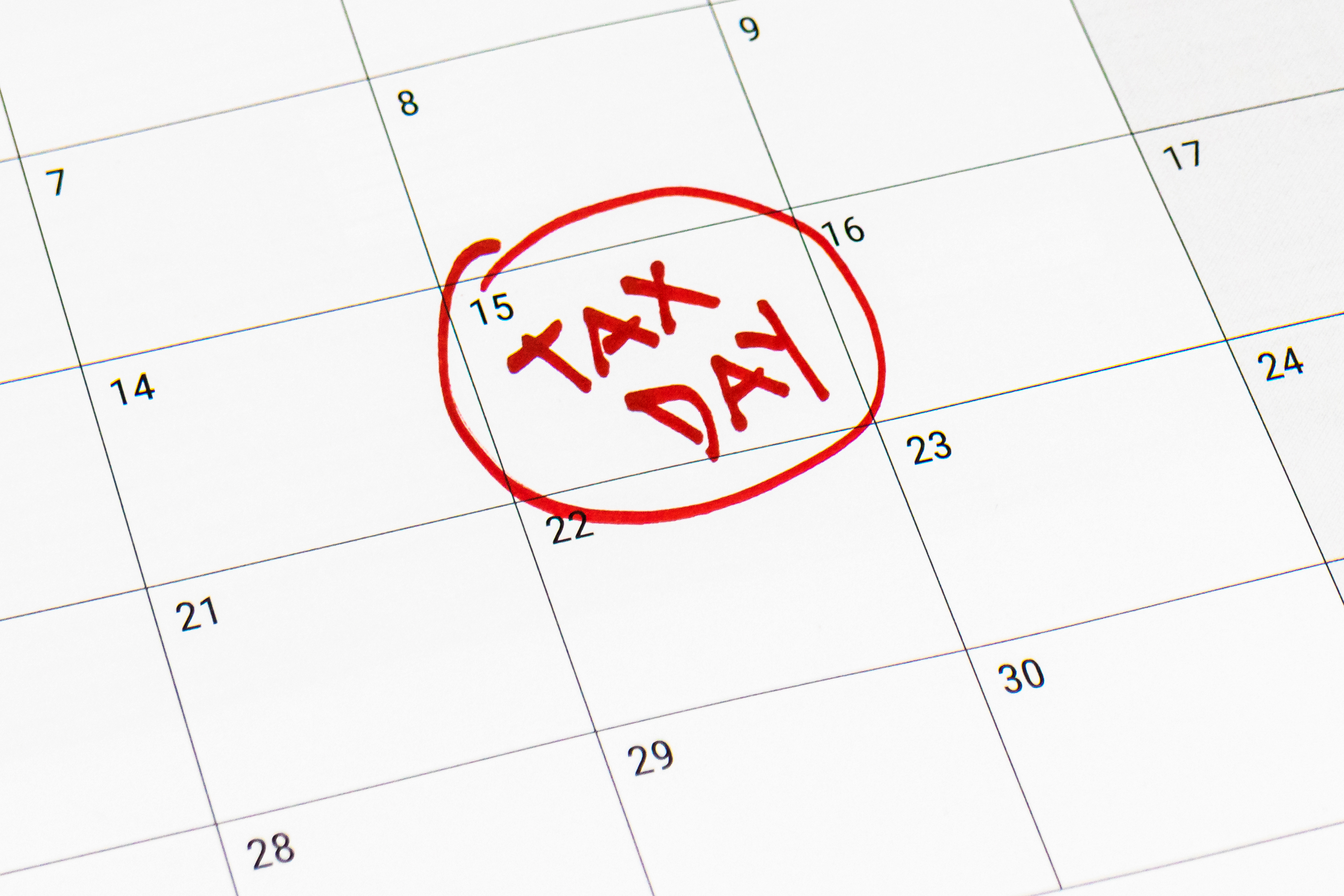 Q1 Estimated Tax Deadline 2026 + April 15 Filing Deadline: How to Calculate Your Payment and Avoid IRS Penalties