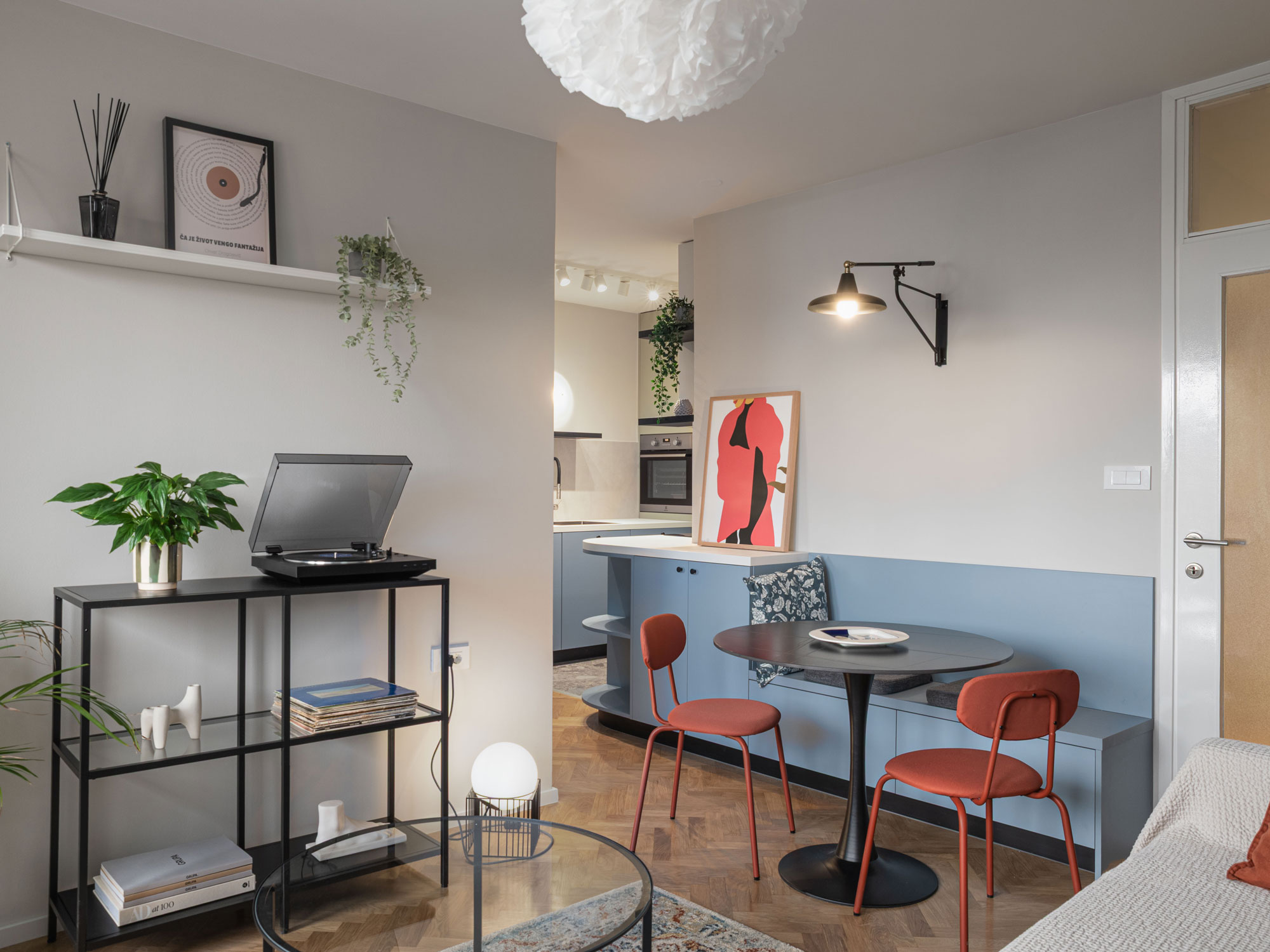 Kako mali stan postaje veći: transformacija od 35 m²