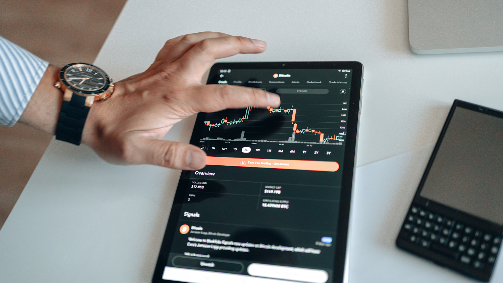 Tools and Technologies That Support Restaurant Cash Flow