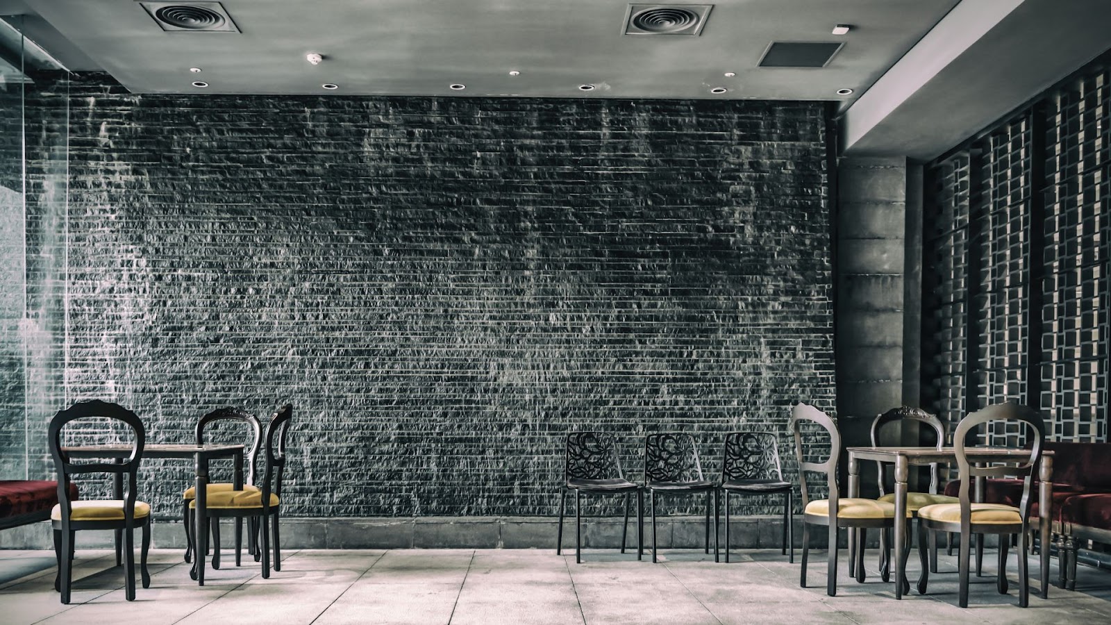 13 Restaurant Grand Opening Ideas to Attract Guests