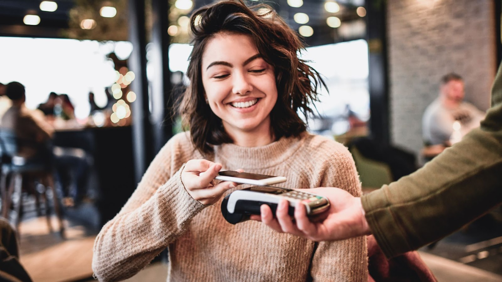 How Technology Can Elevate Restaurant Service: 6 Key Examples