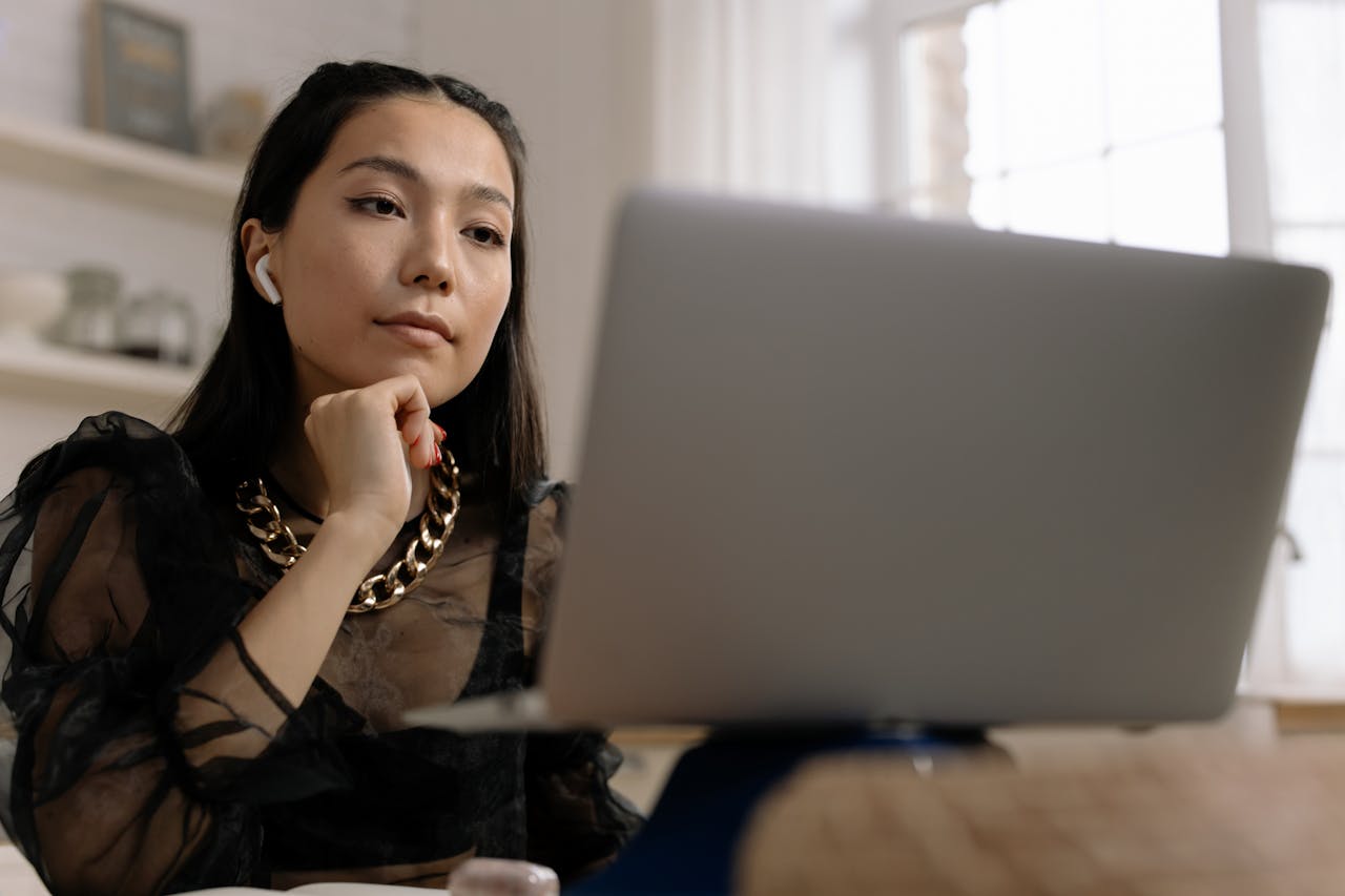 What is a Remote Contingent Worker? Meaning & Benefits