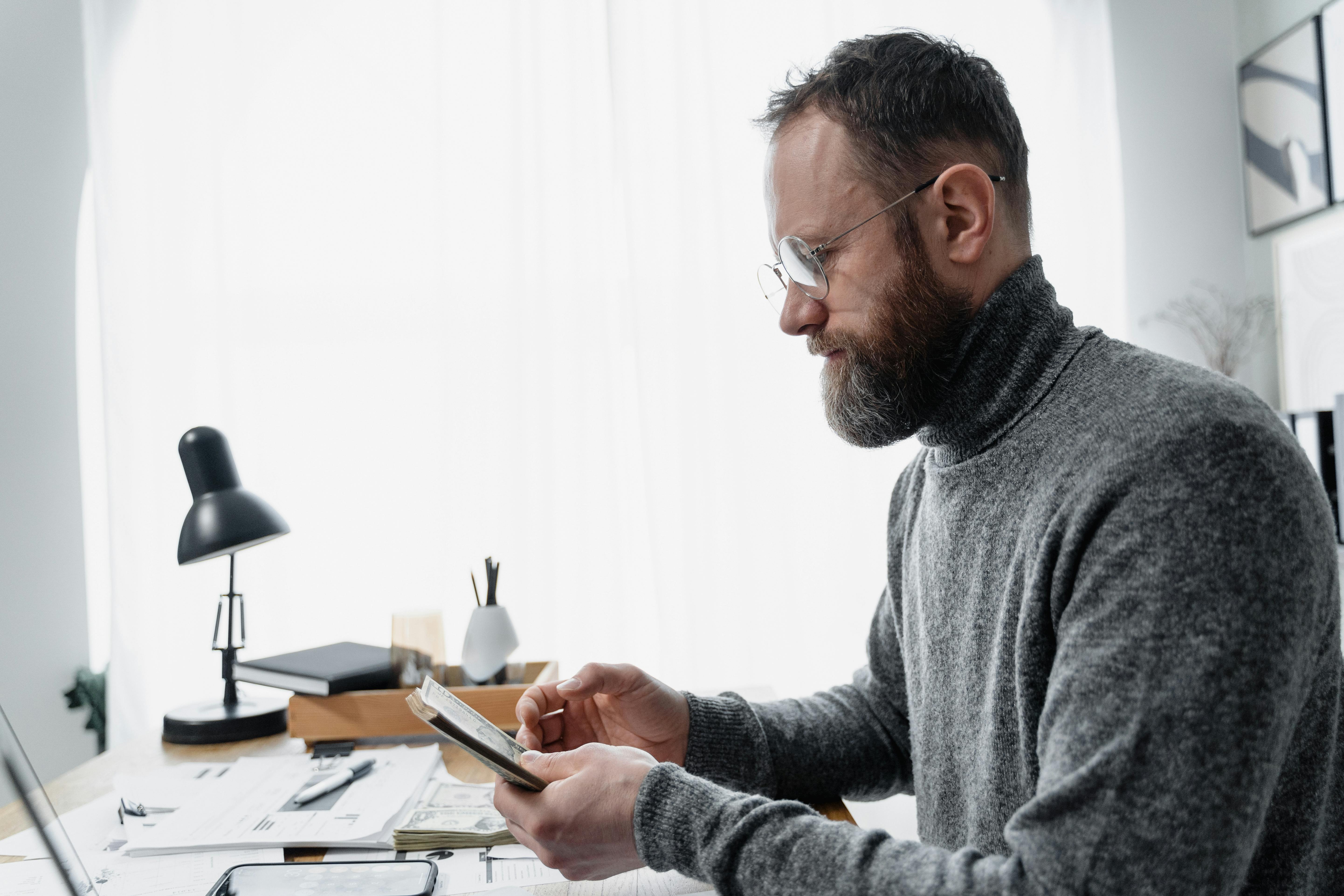 Salary vs Hourly Pay in 2026: Cost & Tax Impact