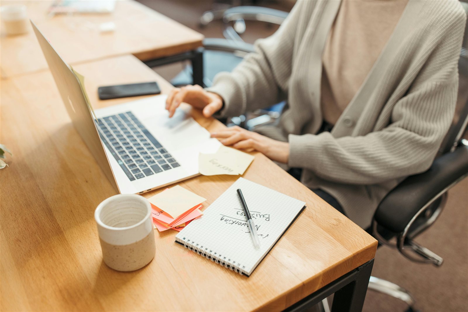 Managing Remote Teams in 2026: 10 Best Practices & Tips