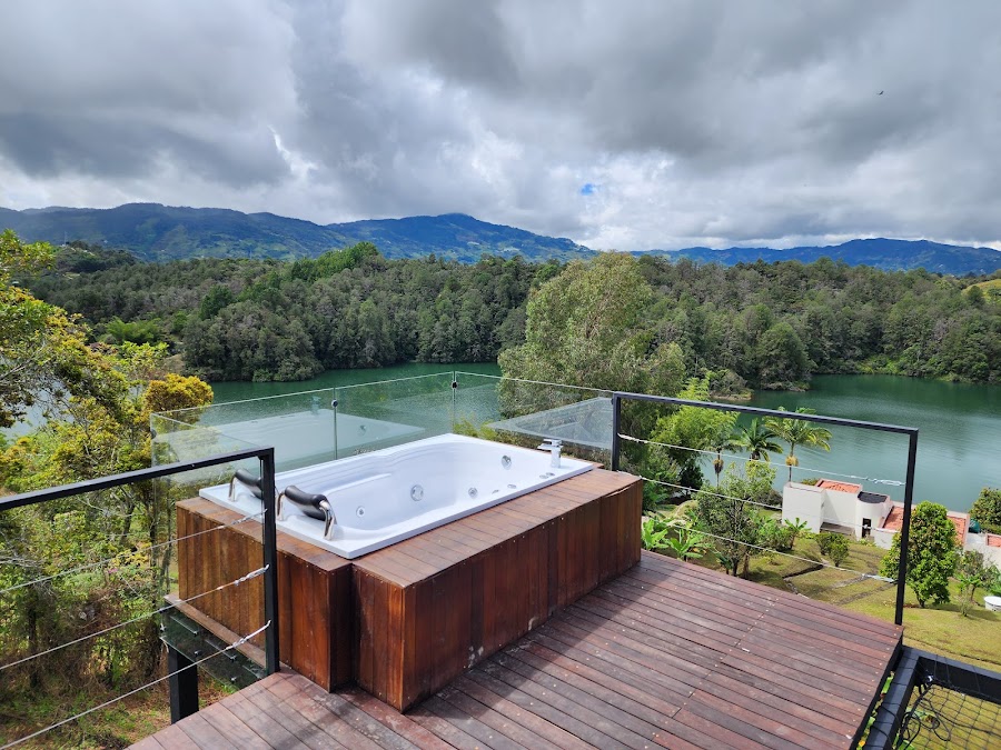 Woodside Ecoliving Guatapé, eco wellness retreat in Guatapé