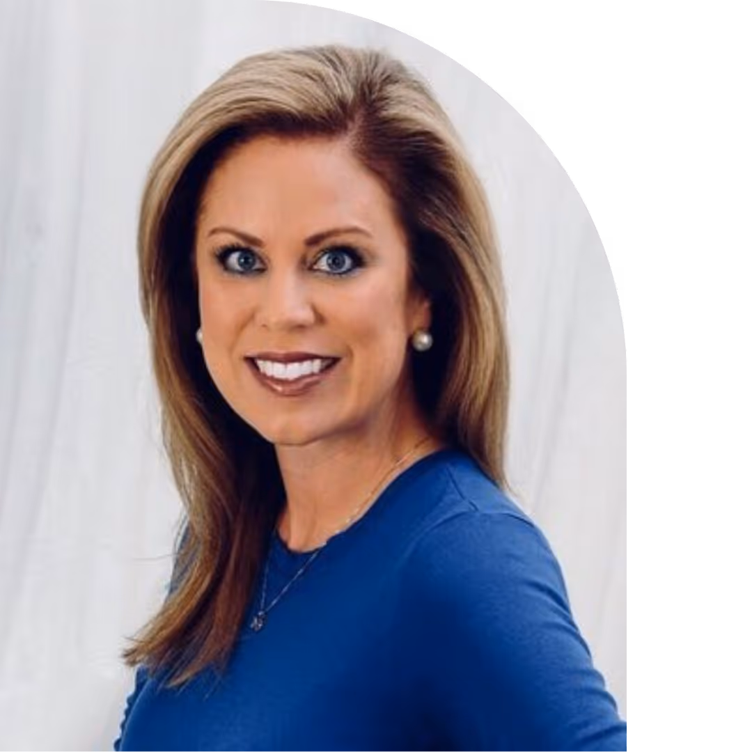 Holly Harris Headshot