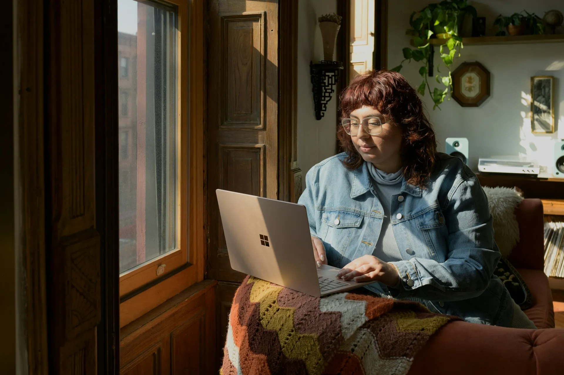 woman with laptop