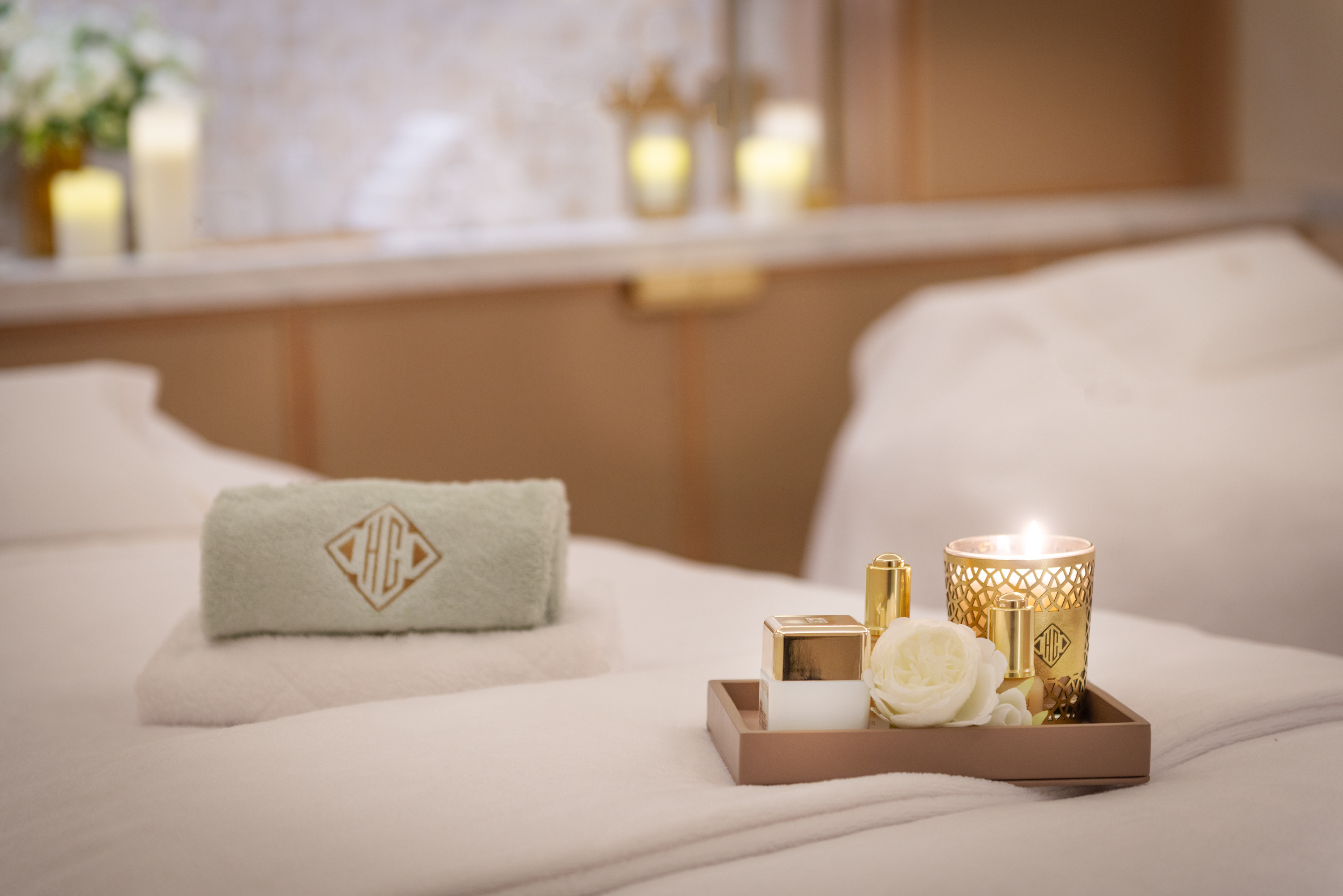 Soothing massage room, offering a space dedicated to relaxation and well-being in the heart of Paris.