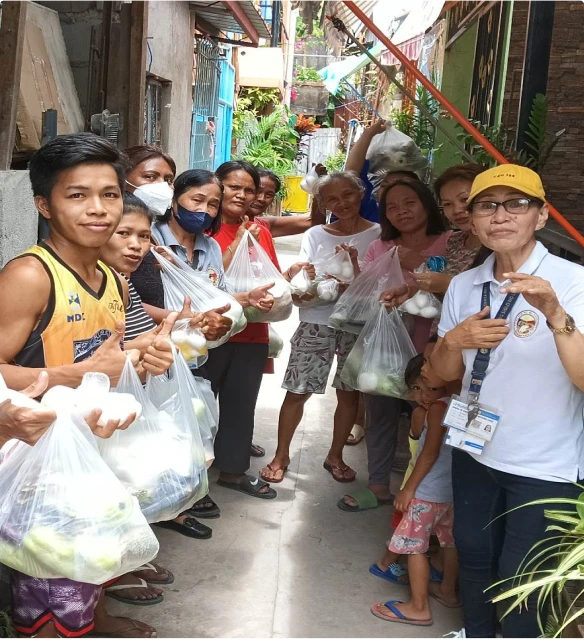 muntinlupa-feeding