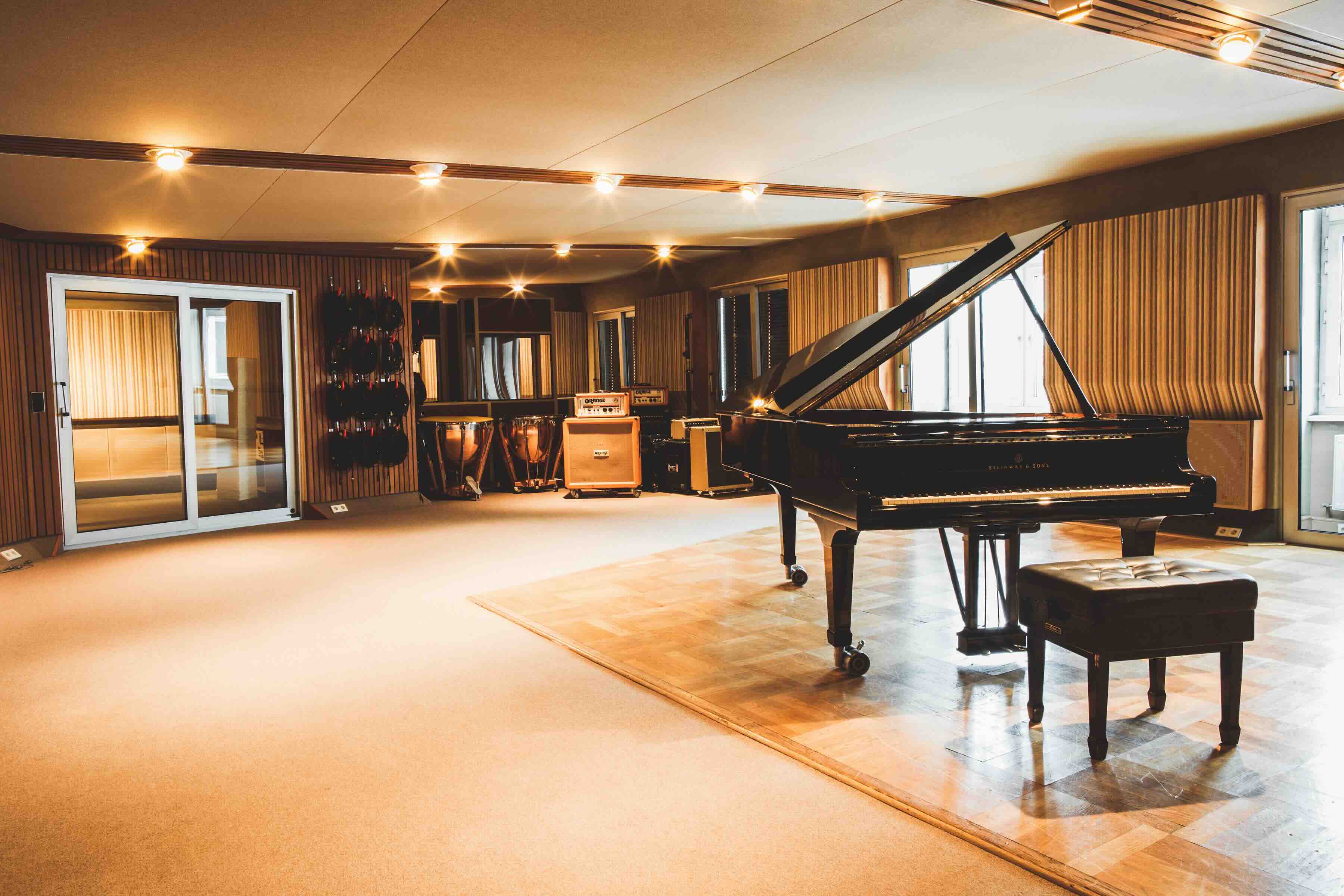 Premium Recording Studios: A Complete Guide to World-Class Spaces, Gear & Experience