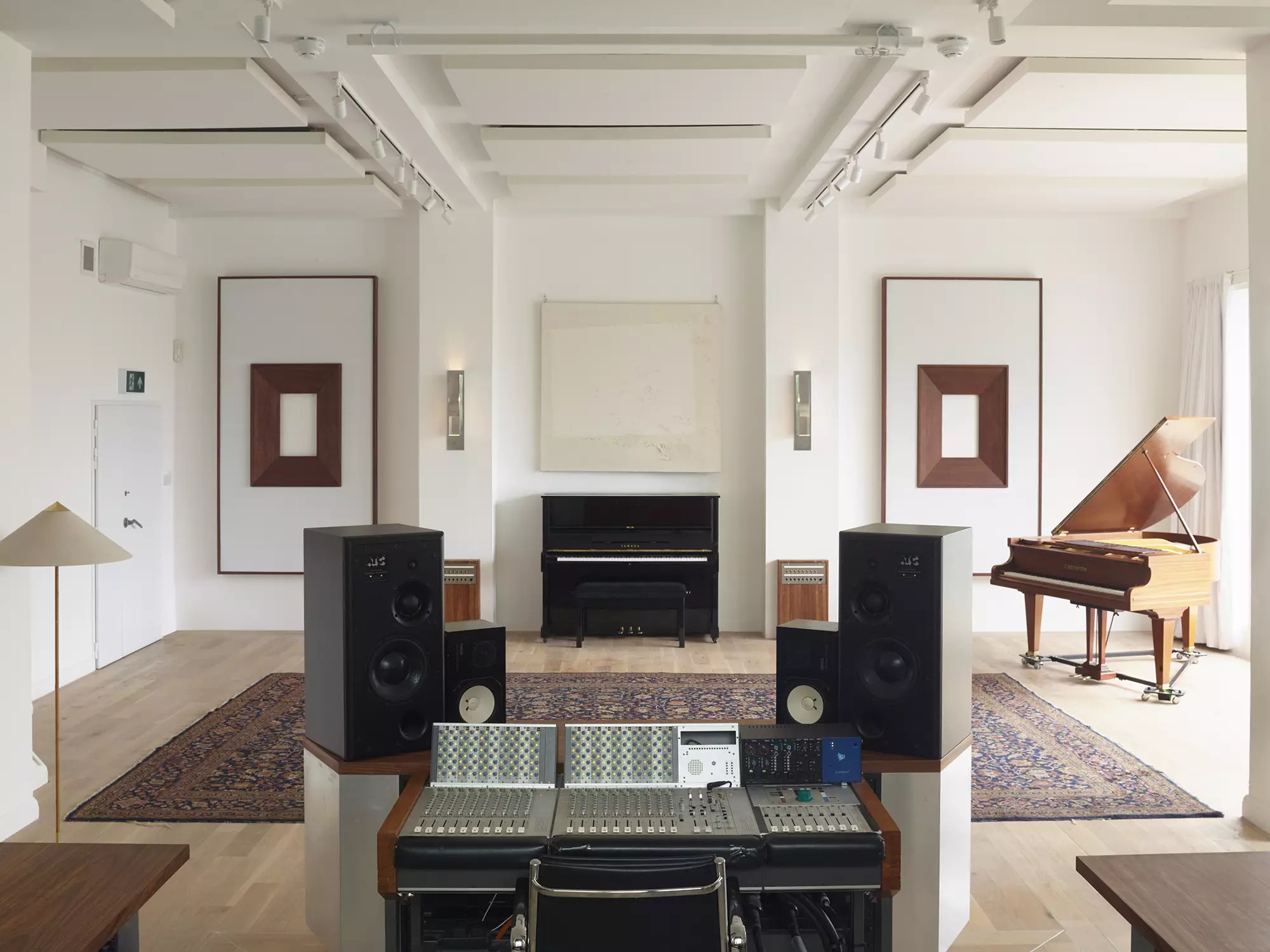 How Environment Shapes Creativity in the Studio