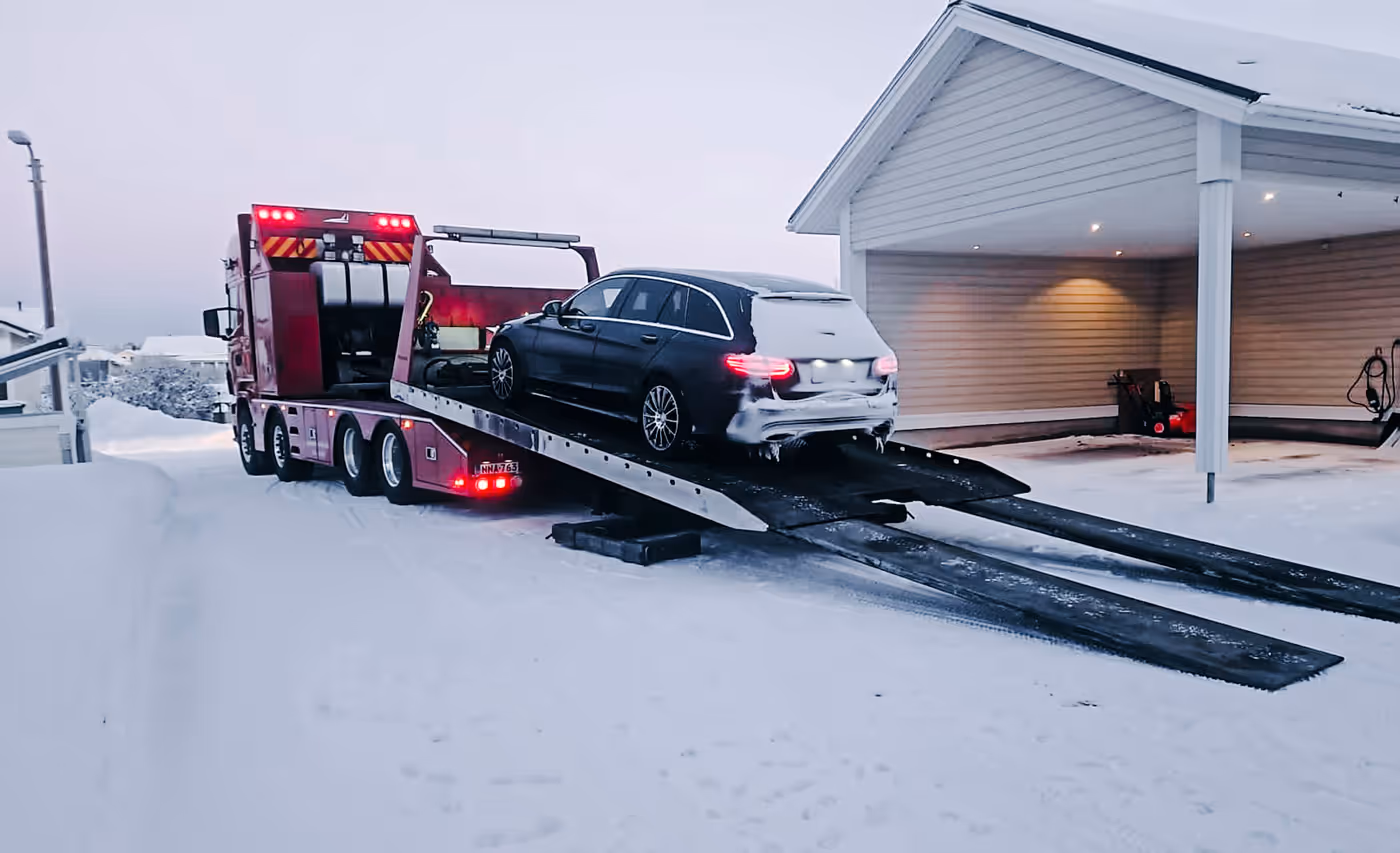 kempeleen hinaus mercedes henkiloauto lavetilla
