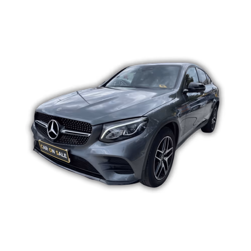 Frontansicht eines Mercedes-Benz GLC, elegantes Premium-SUV mit markantem Kühlergrill, fotografiert für CarOnSale.