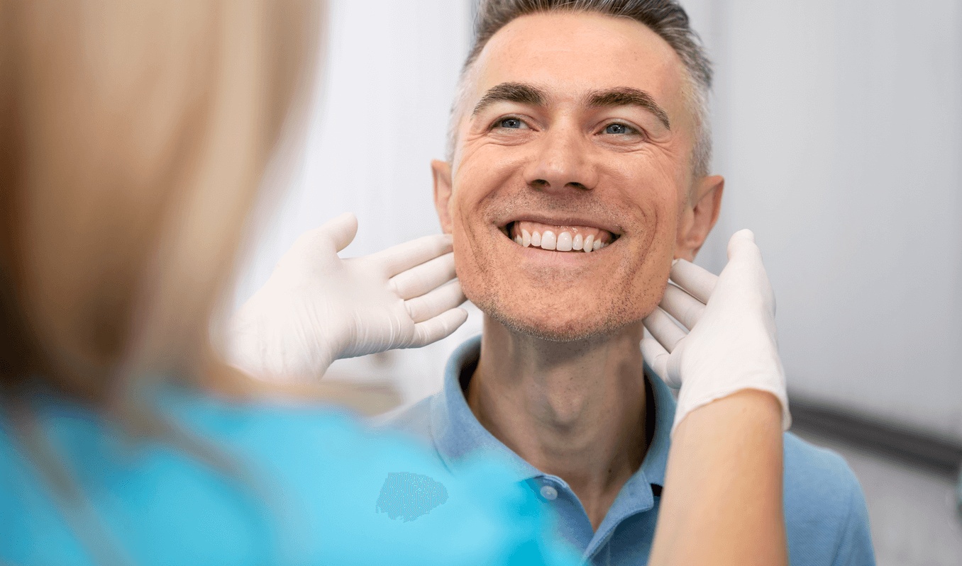 A patient visits the best restorative dentist in Miami Beach for a new dental crown