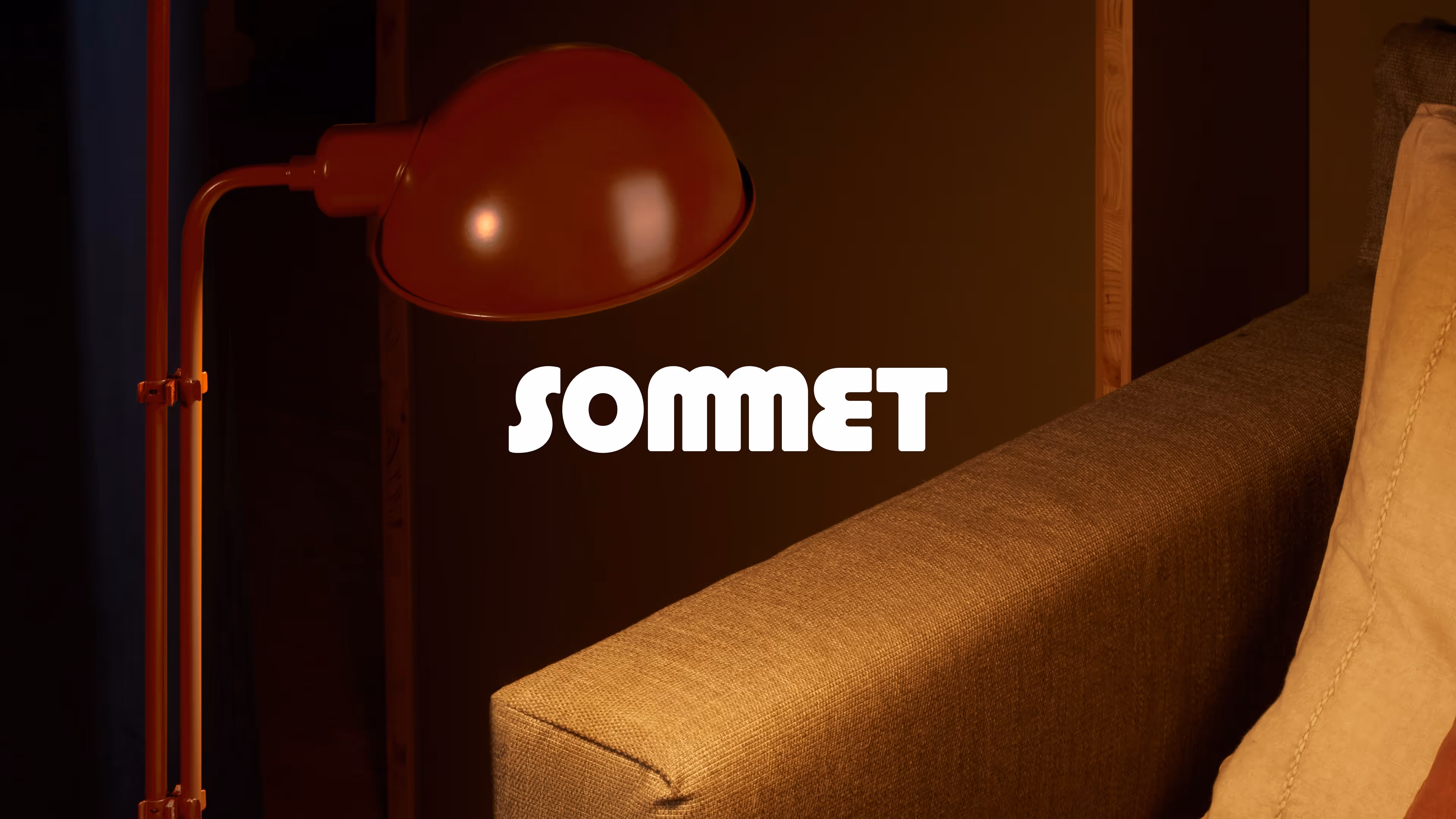 Abstract pattern of black circles with magenta outlines on a green background, with the text 'les muses' in bold white font in the center.