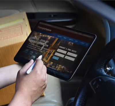 Person using the AutoHauler Exchange app