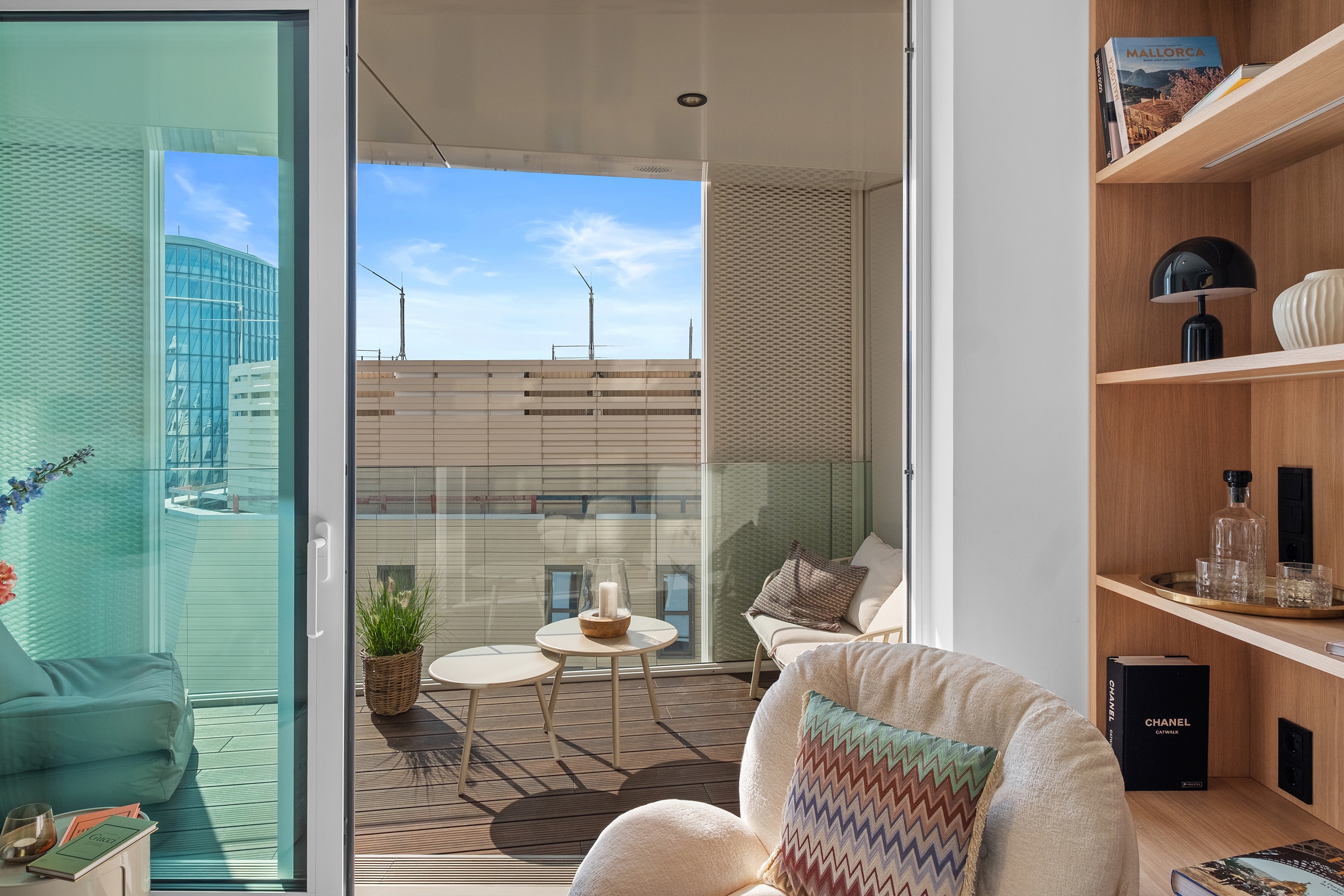 Sonniger Balkon, THE LYTE Wohnung 46TL