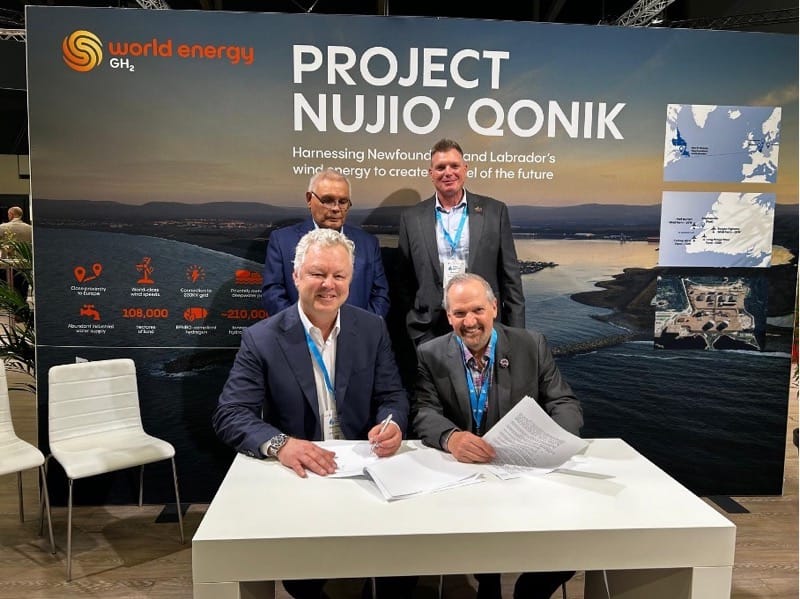 Bild: Paul Sparkes, CEO von Vortex, mit Mitgliedern von World Energy GH2 im kanadischen Pavillon auf der Weltwasserstoffkonferenz in Rotterdam, Niederlande, im Jahr 2024