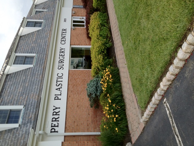 Exterior of the Perry Plastic Surgery Center in Franklin Park, New Jersey
