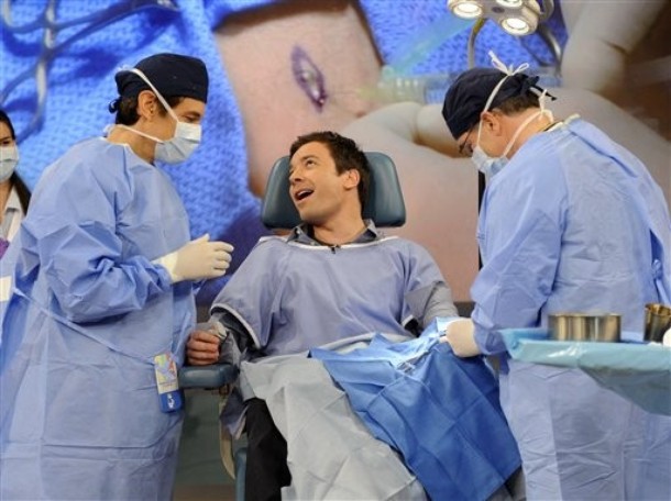 Dr. Perry removes Jimmy Fallon's mole on TV