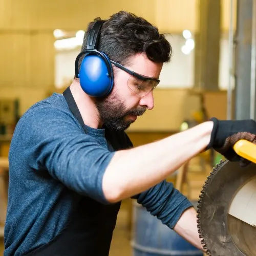Headband over-ear safety earmuff