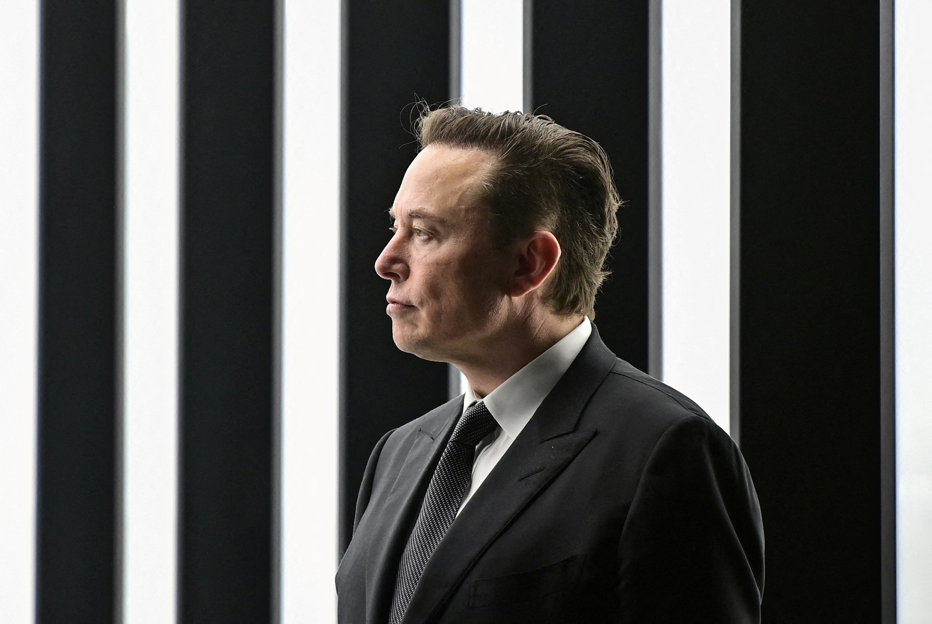Elon Musk's Legal Battle with Apple: Unfair App Store Rankings and Antitrust Implications Explained