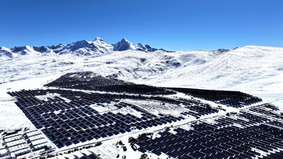 Revolutionizing Clean Energy: How Tibet's Solar Mega-Farm Sets a Global Sustainability Standard