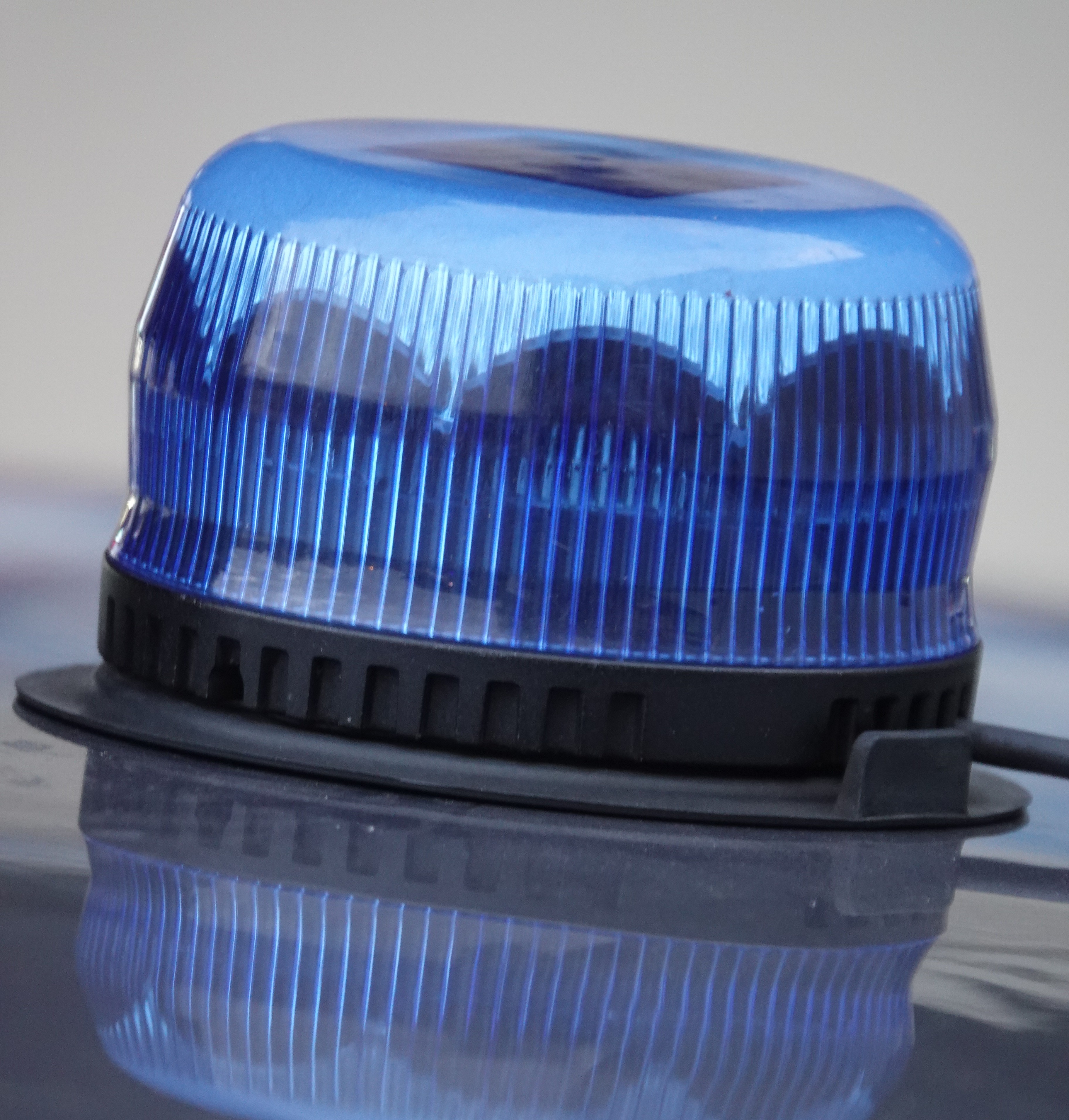 Le faux policier avait disposé un gyrophare sur sa voiture