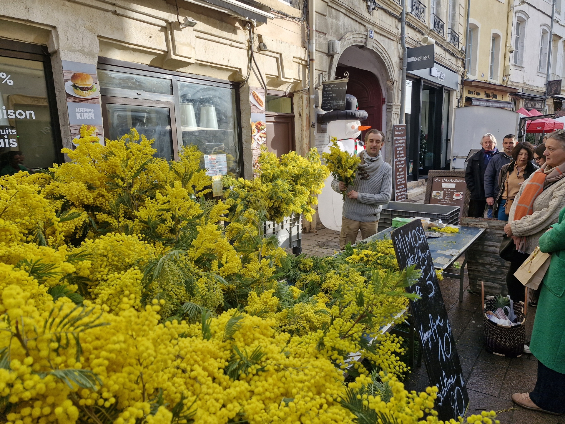 Avec le mimosa, les marchés de la ville vont se couvrir de jaune