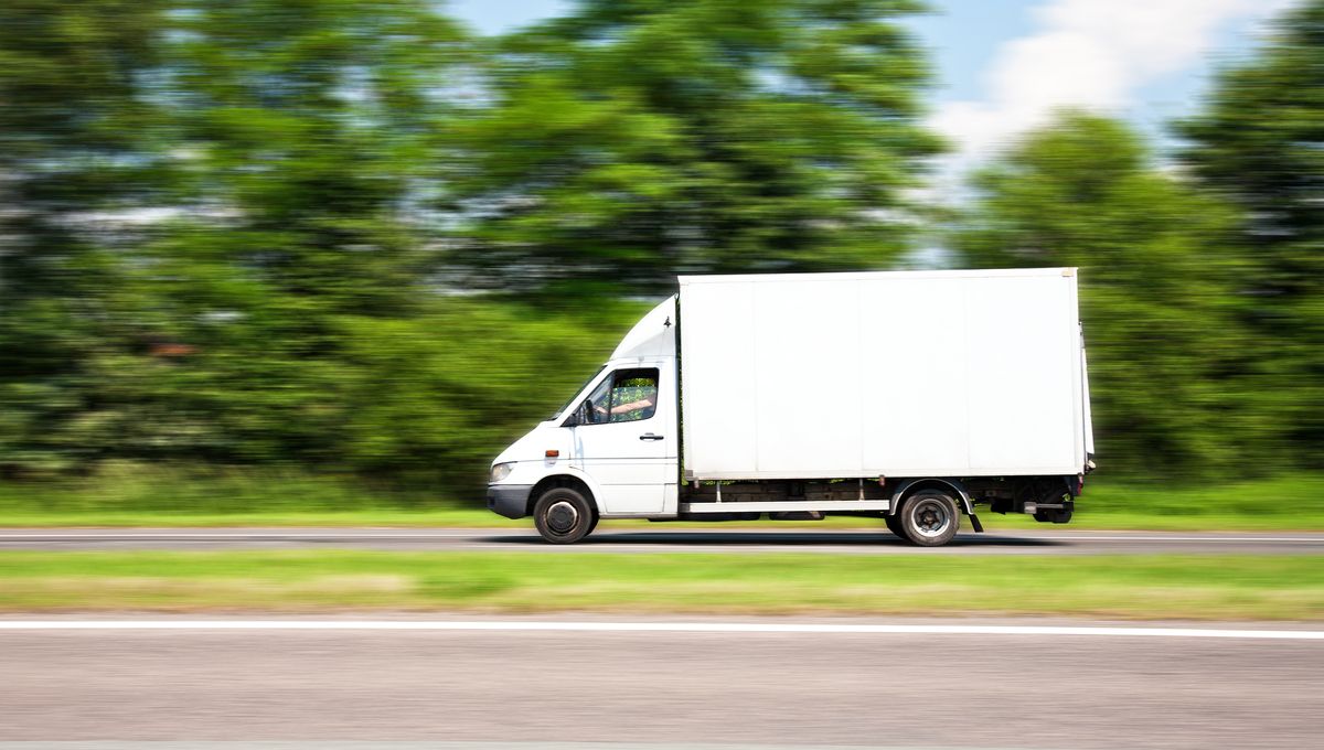 Dès qu'une camionnette blanche est repérée, des appels affluent dans les commissariats ou les gendarmeries.