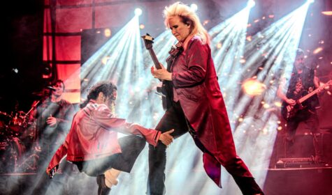 LEGEND THE SHOW sur scène - Photo : Sinah Booking