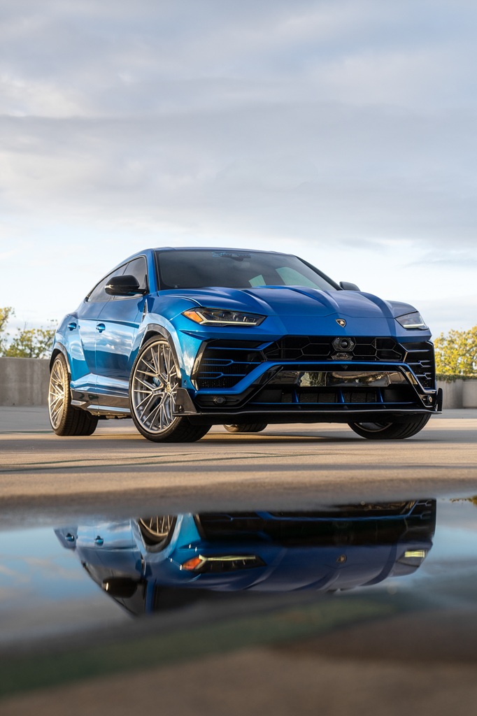Lamborghini Urus (Blue Eleos)