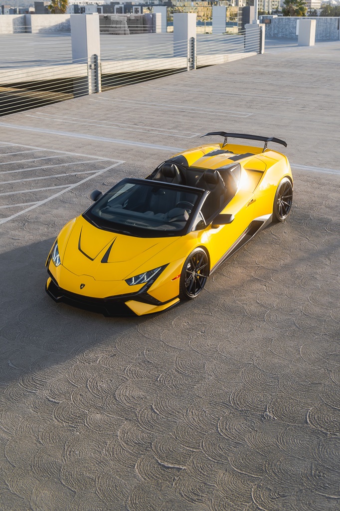 Lamborghini Huracan Spyder (Giallo Yellow)