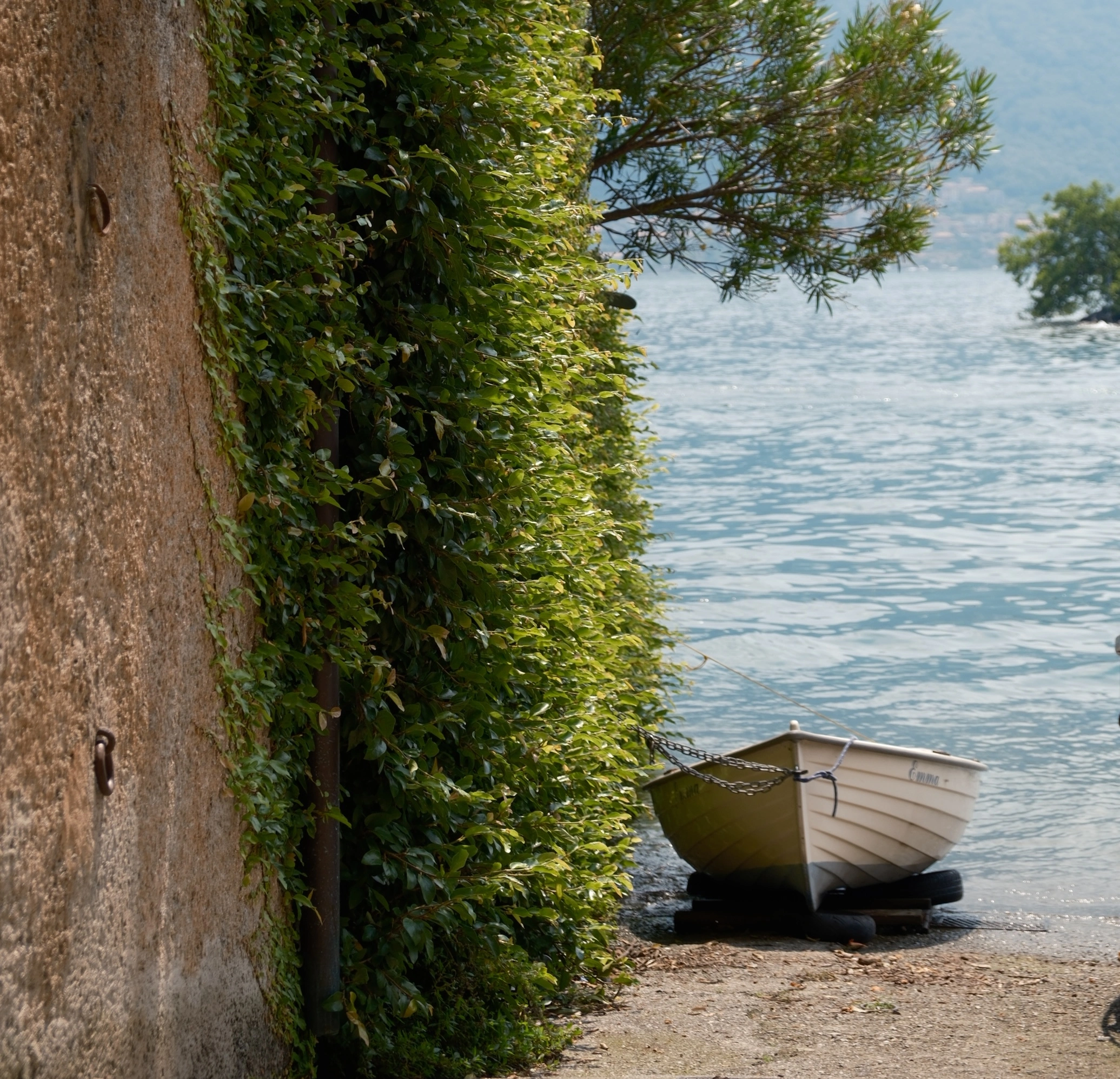 A boat near the sea