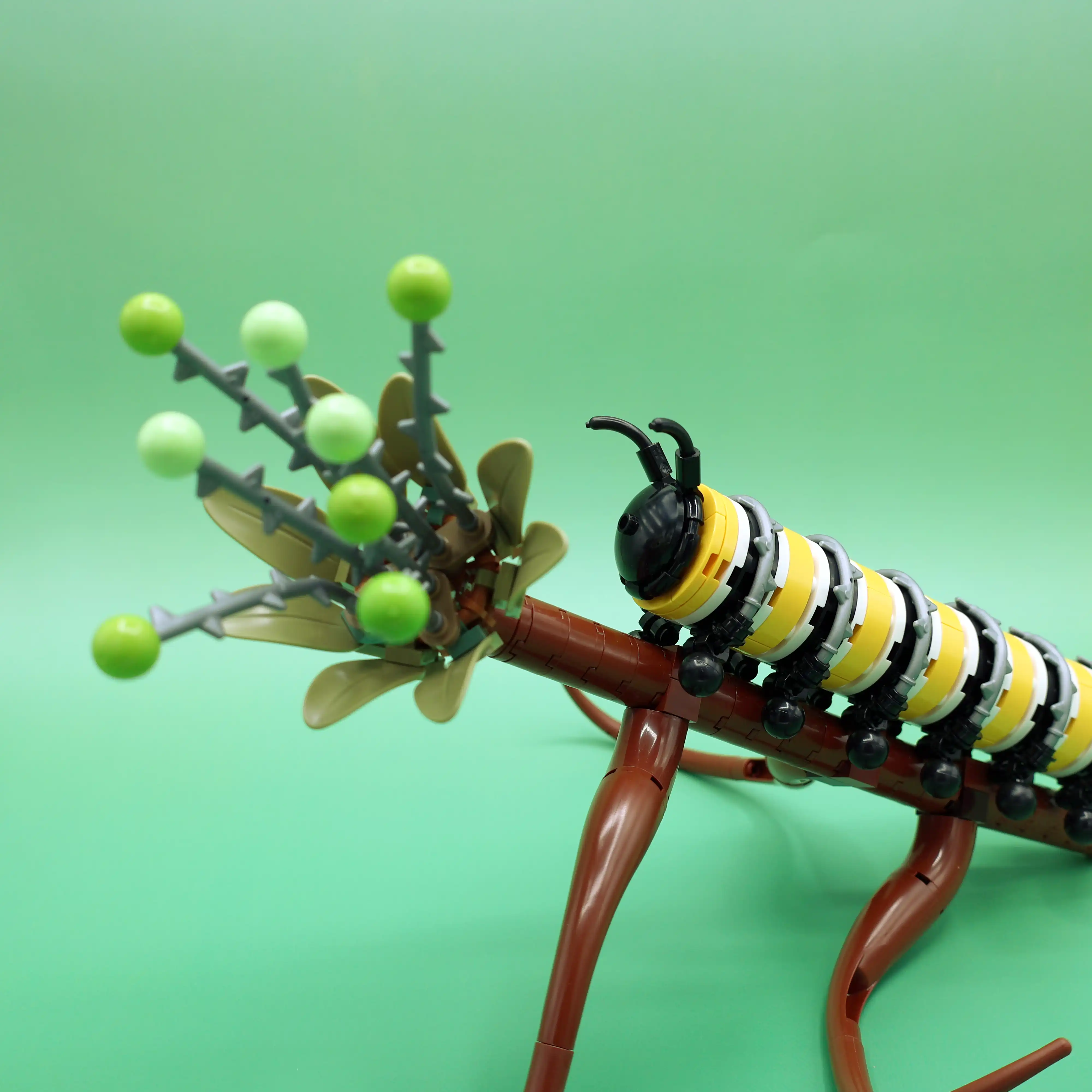 Ben created a caterpillar using the seed element 14 times in this build for the iron builder competition