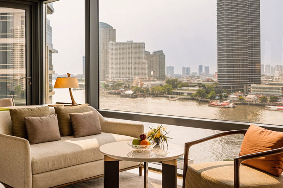 Интерьер Capella Bangkok с панорамным видом на реку Chao Phraya