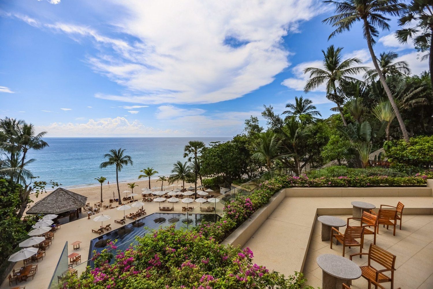Вид на море с отеля The Surin Phuket