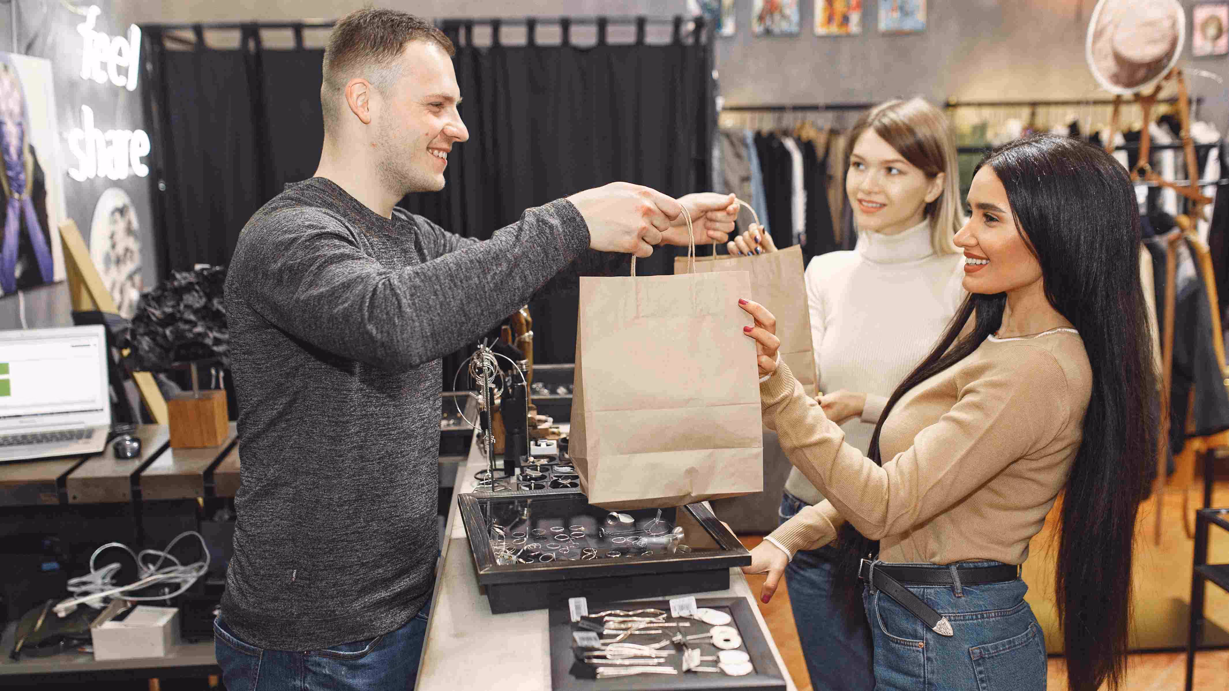 Customer Retention Software Platforms: Powering Loyalty Triggers for Win-Back Campaigns