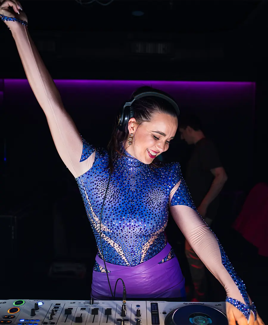 DJane Katrin Mendelsohn legt auf – Musik für Hochzeiten, Firmenevents & exklusive Veranstaltungen