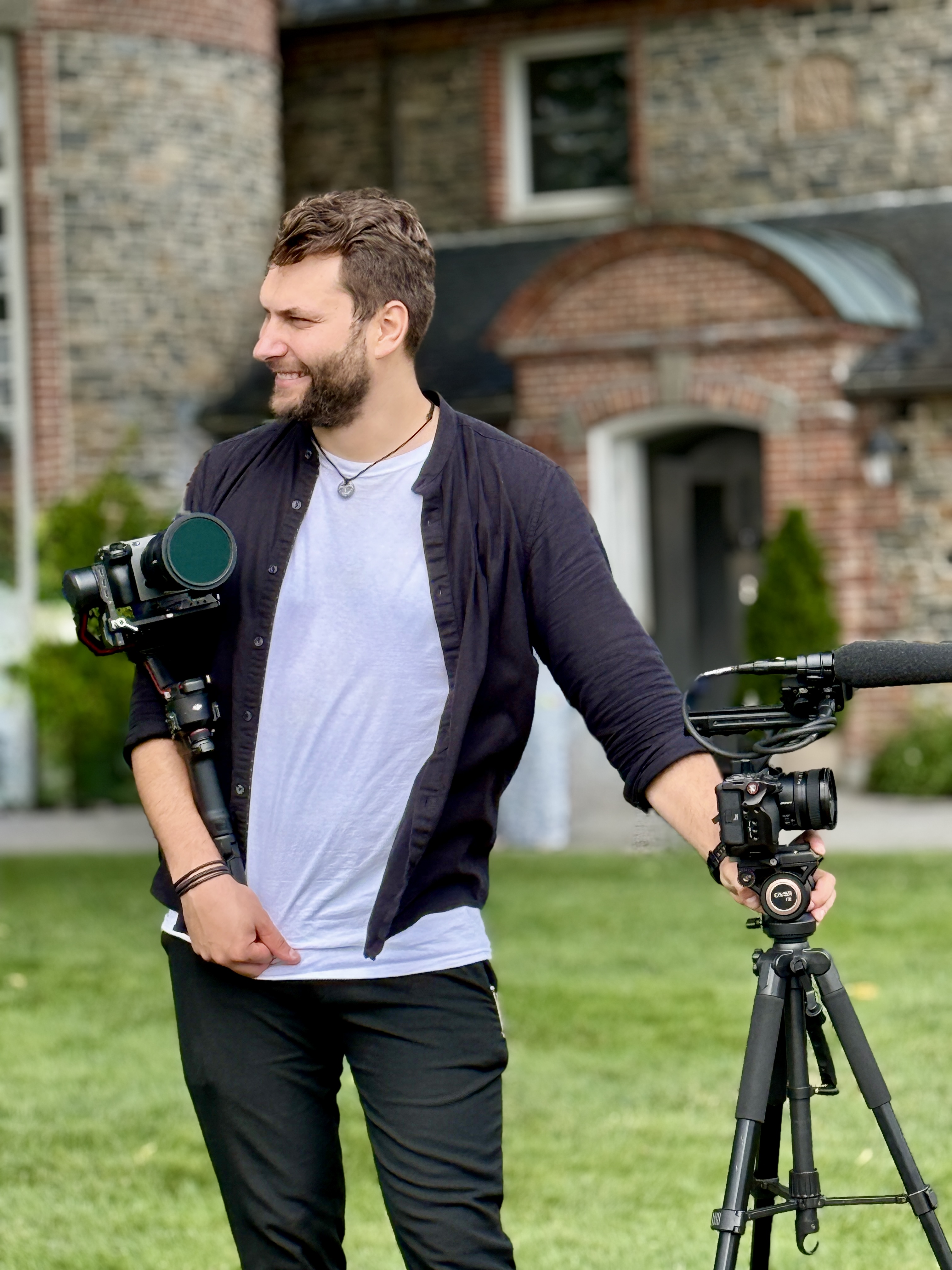 Technical skills: Possession of modern equipment and software for video editing.