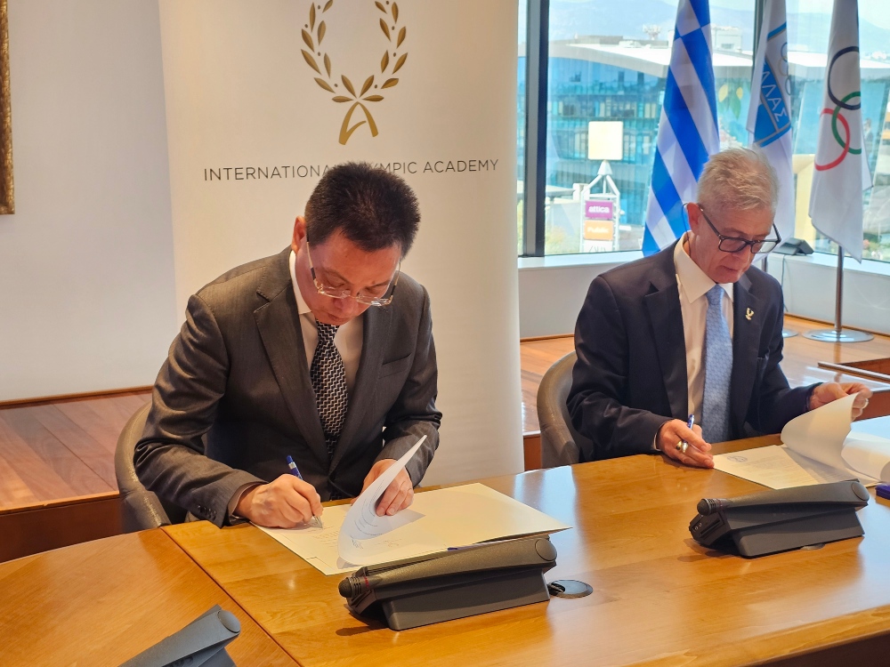 Signing of Memorandum of Cooperation between IOA and APOC (Association for the Promotion of Olympic Culture)