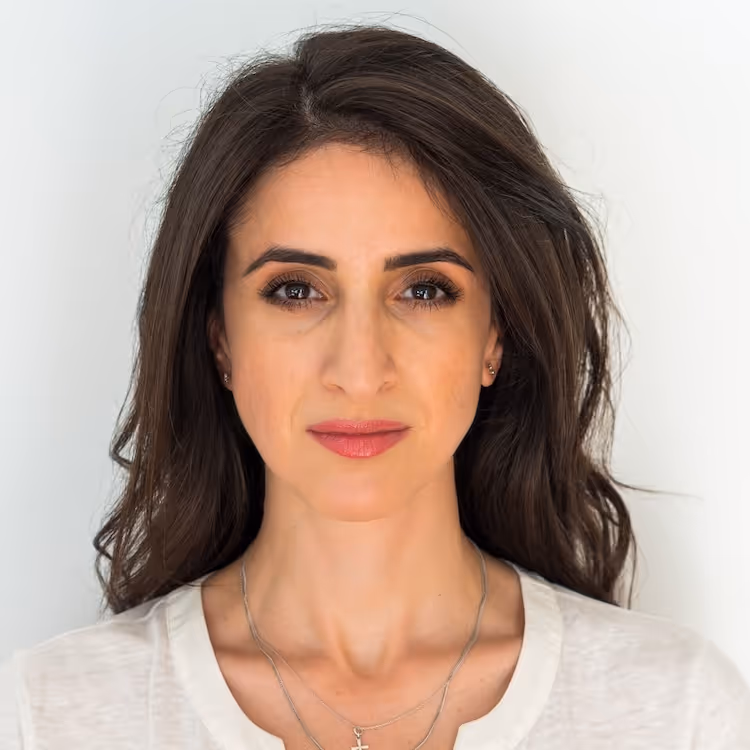 Dr. Suzan Stürmer · CMO · Thea Care