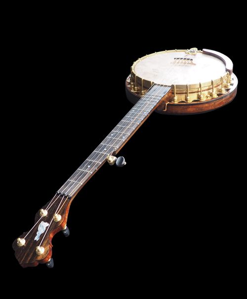 will howson playing a banjo he made as a banjo luthier