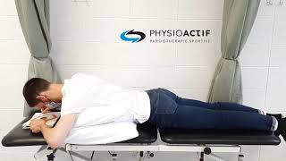 Physio démontrant neutre cervical sur le ventre